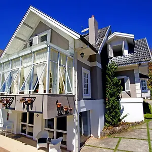 *** Casa de hóspedes De Charme Suítes Brasil